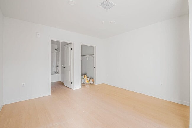 Building Photo - Welcome to the Gramercy