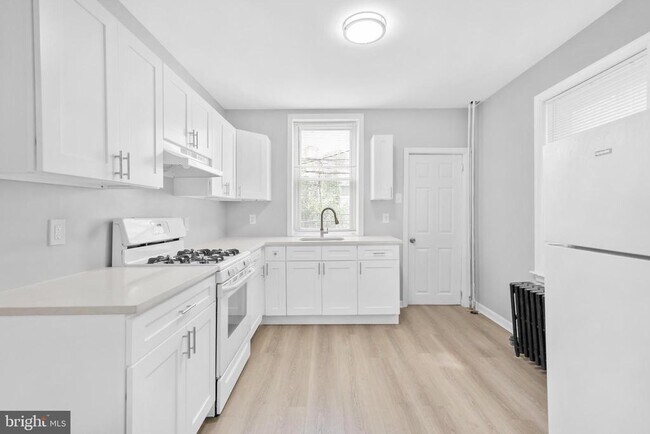Building Photo - 5249 Delancey St