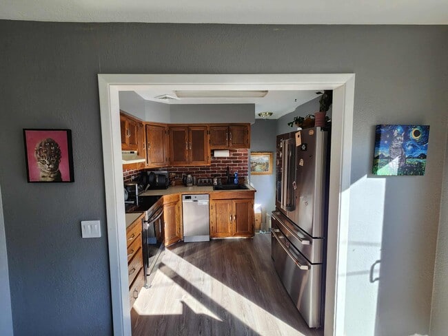 Building Photo - 510 Delafield Ave