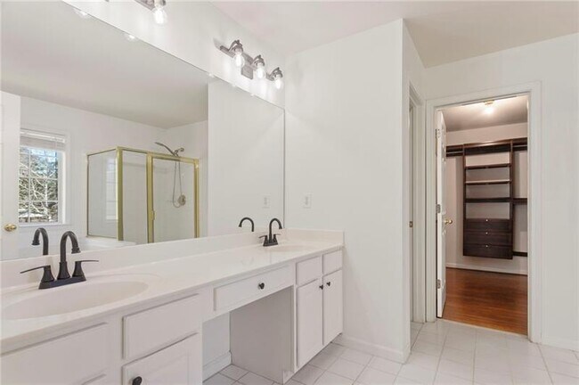 Building Photo - 133 Parkstone Way