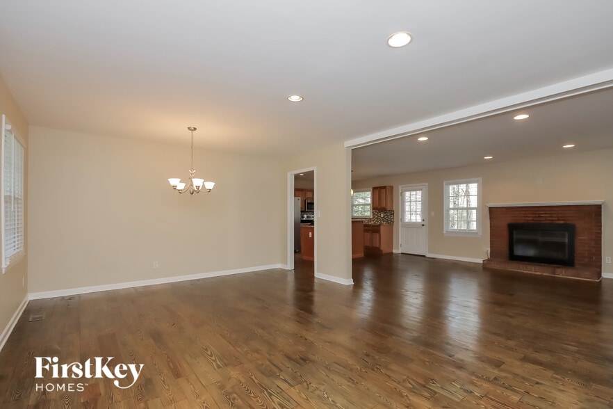 Building Photo - 226 Heritage Pl