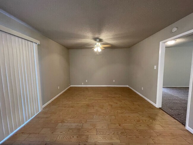 Building Photo - 6521 Blackberry Dr