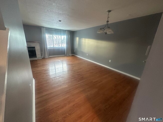 Building Photo - 256 Monticello Dr