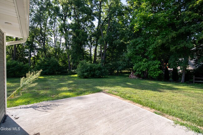 Building Photo - 489 Grooms Rd