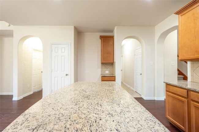 Building Photo - 2725 Tangerine Ln