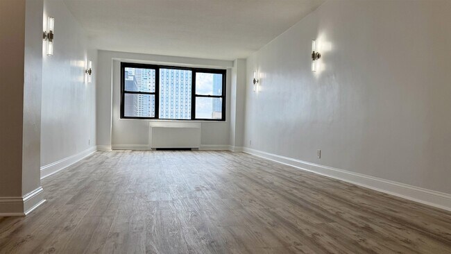 Building Photo - 201 St Pauls Ave