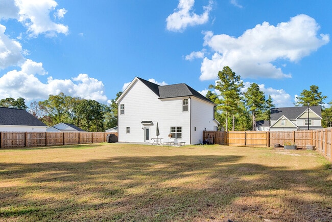 Building Photo - 245 Lonesome Glory Dr