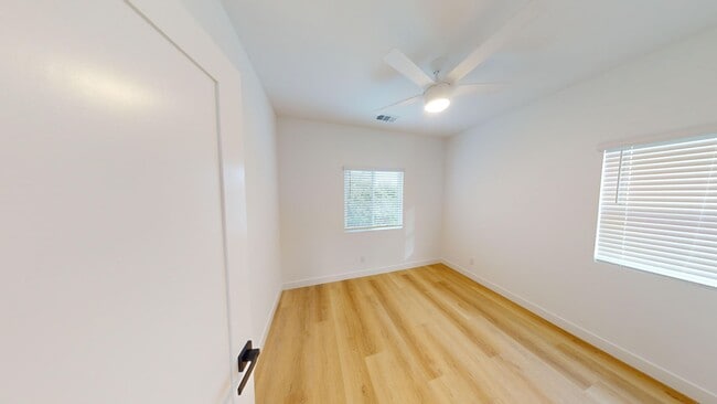 Building Photo - 5339 W Falls View Dr