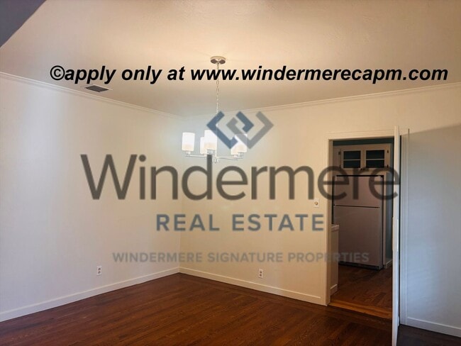 Building Photo - Charming South Land Park Home with Detached Bonus Room — 3 Bed, 1.5 Bath