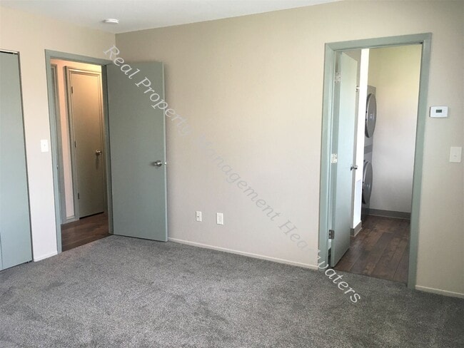 Building Photo - 916 Wilder Ave