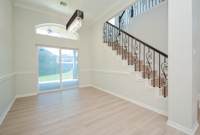 Building Photo - 6403 Edinburgh Ct