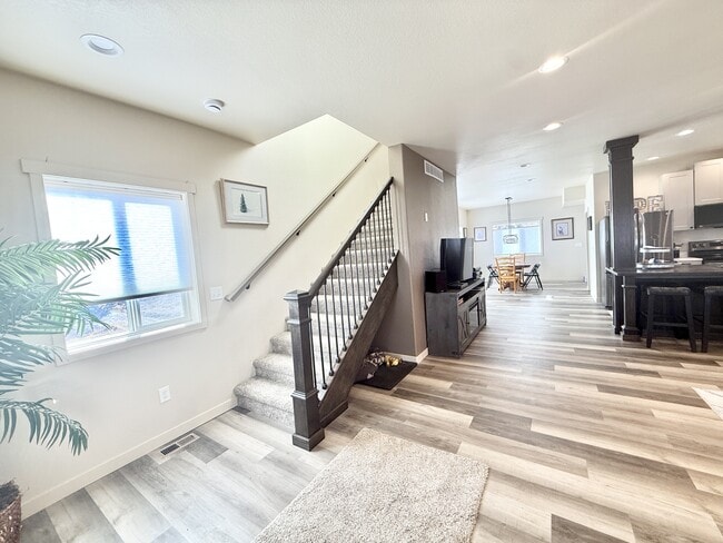 Building Photo - 186 W Quandary Ct