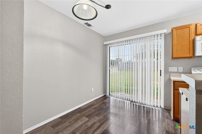 Building Photo - 5701 Redstone Dr