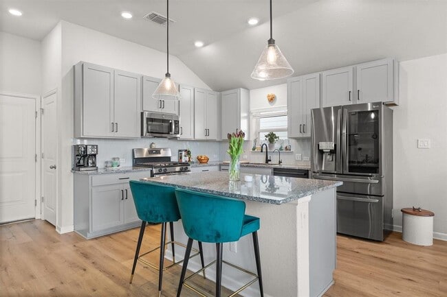 Building Photo - 114 Patrick Herndon Dr