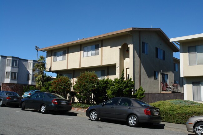 Primary Photo - 488 Lincoln Cor