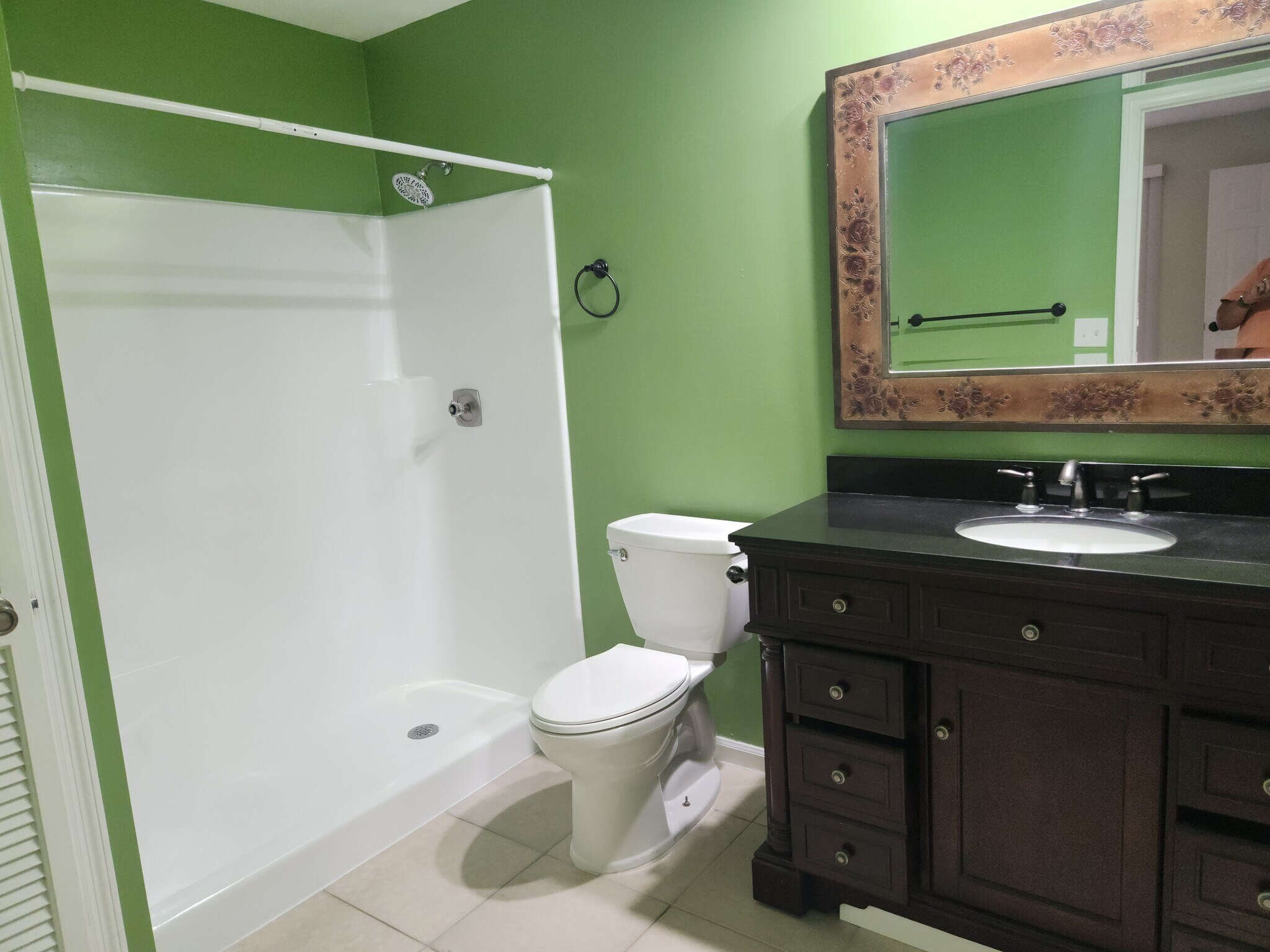 bathroom master Bedroom - 1580 39th Ave