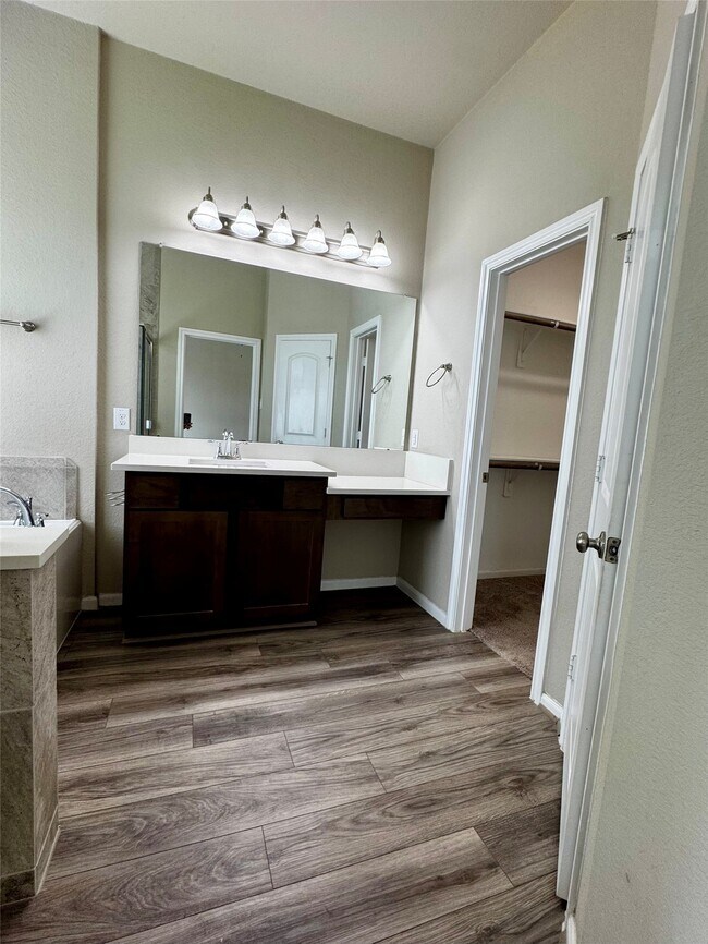 Building Photo - 2527 Bordelon Ln