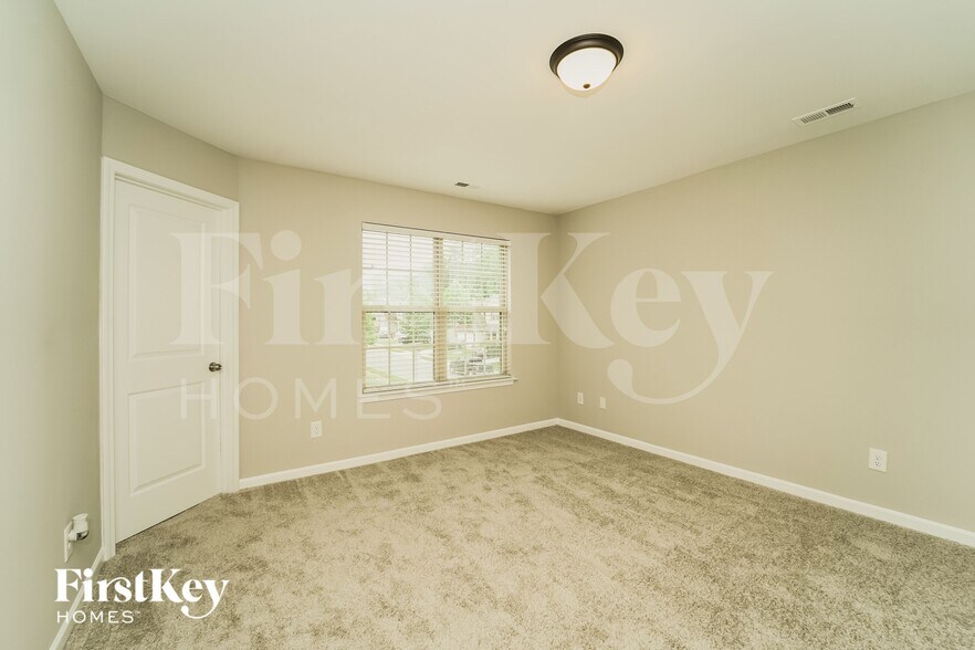 Building Photo - 803 Rook Rd