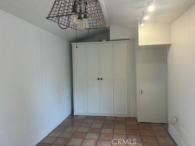 Building Photo - 422 Graceland Dr