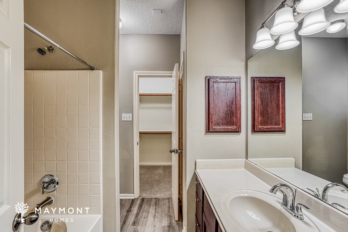 Building Photo - 3514 White Oak Point Dr