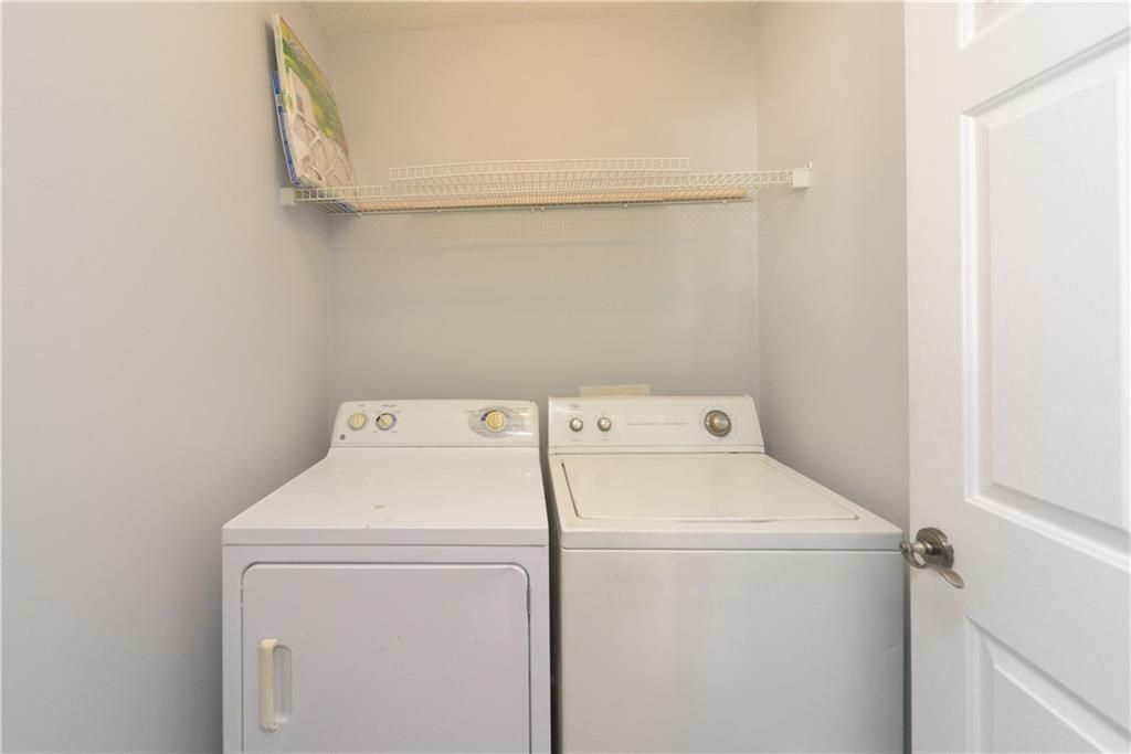 Building Photo - 811 Sugar Oak Ln