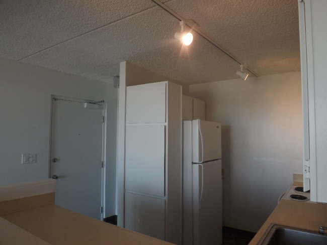 Building Photo - 98-402-402 Koauka Loop