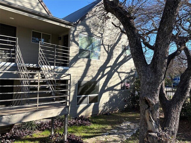 Building Photo - 1514 Parker Ln