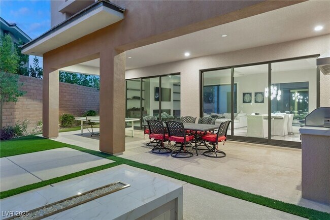 Building Photo - 19 Garden Rain Dr