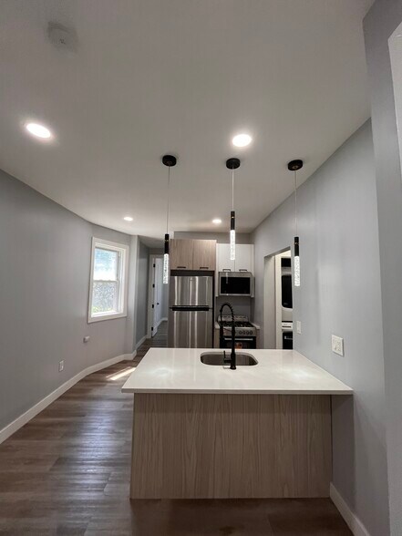 Kitchen - 67 Lincoln St