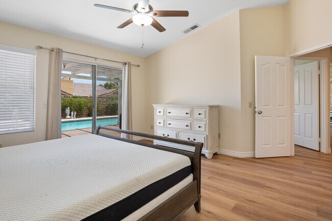 Building Photo - 44210 Mariposa Ct