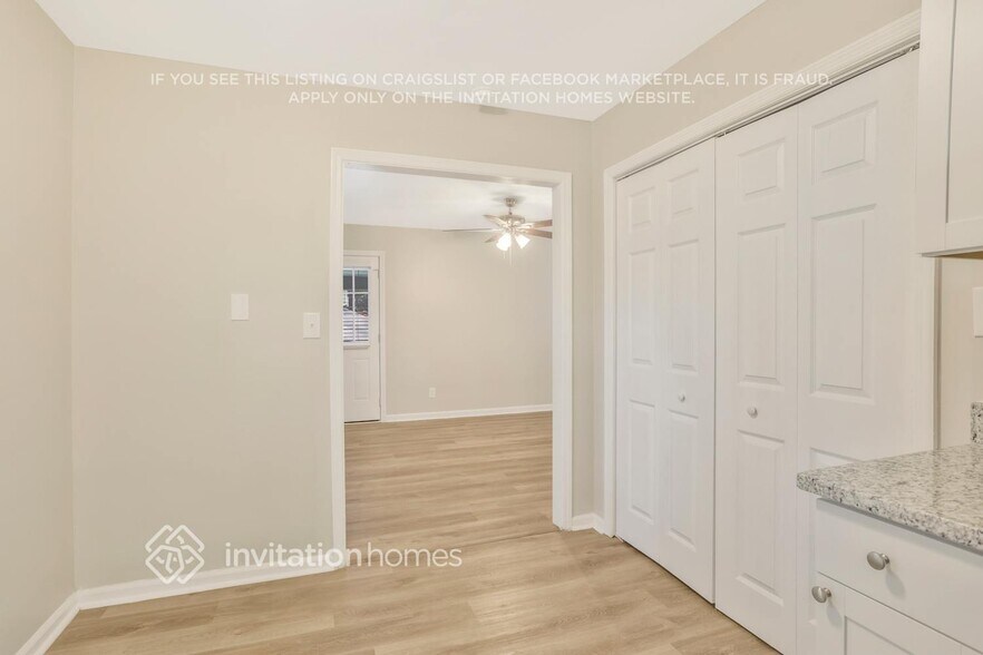 Building Photo - 1150 Carlo Terrace SW