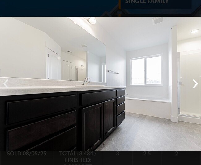 Building Photo - 13735 Devers Dr