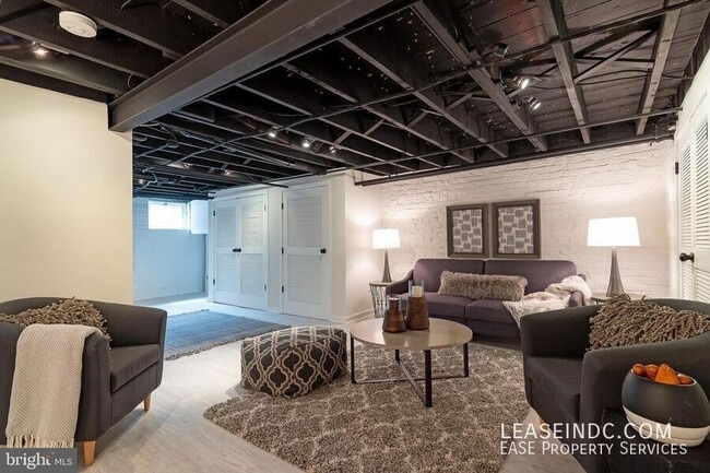 Building Photo - 4434 Reservoir Rd NW