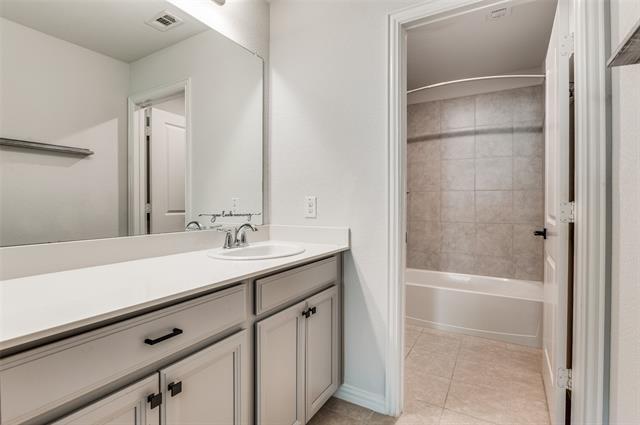 Building Photo - 2625 Toledo Dr