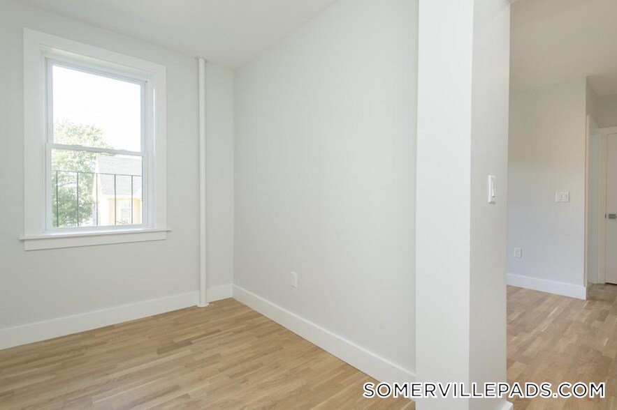 Building Photo - 138 Highland Ave