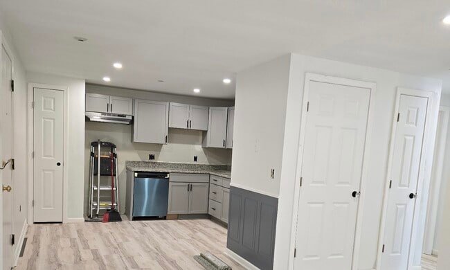 Primary Photo - 2200 White Cedar Blvd
