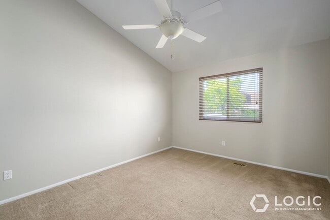 Building Photo - Stunning Home In Excellent Location!