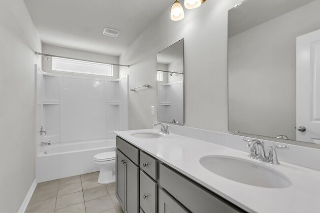 Building Photo - 425 Ribiero Dr