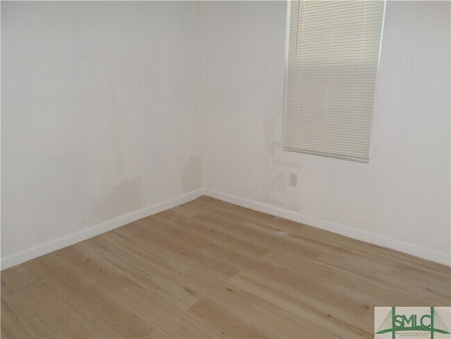 Building Photo - 632 W 42nd St