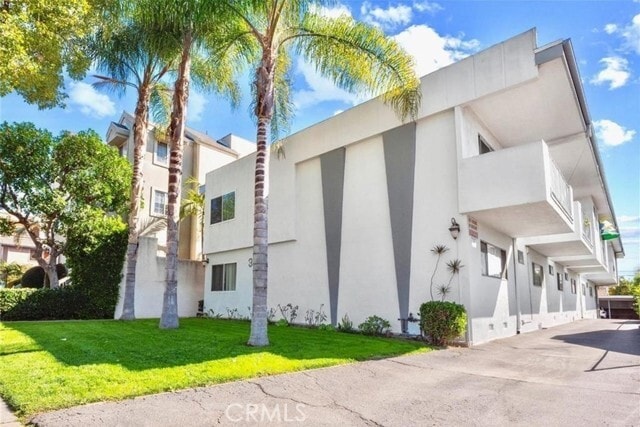 Primary Photo - 350 W Wilson Ave