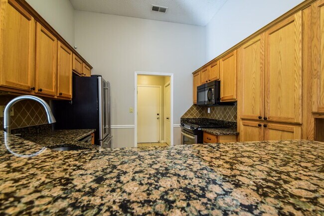 Building Photo - 1562 Appling Wood Cove N