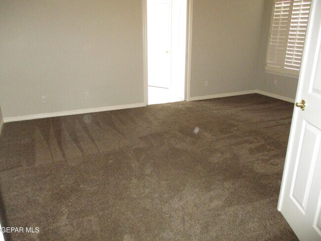 Building Photo - 2030 Paseo Del Prado Dr