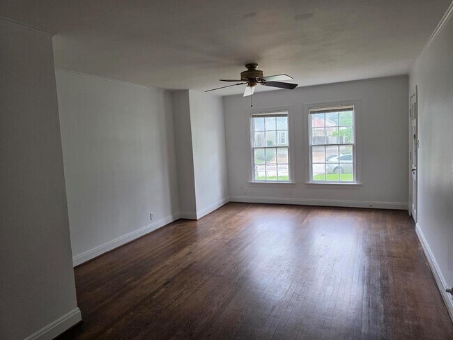 Building Photo - 1401 Hartford Rd