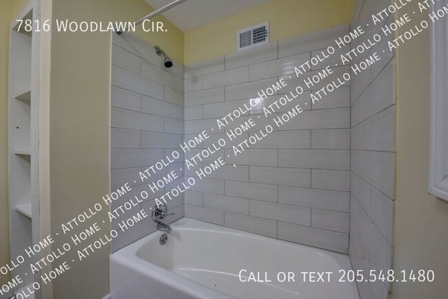 Building Photo - 7816 Woodlawn Cir