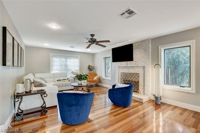 Building Photo - 7001 Alamitos Cir