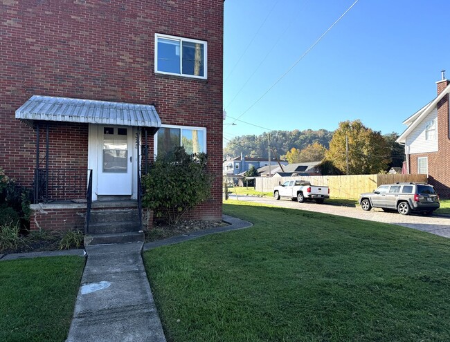 Building Photo - Great 2 bedroom Near Ritter Park in Huntin...