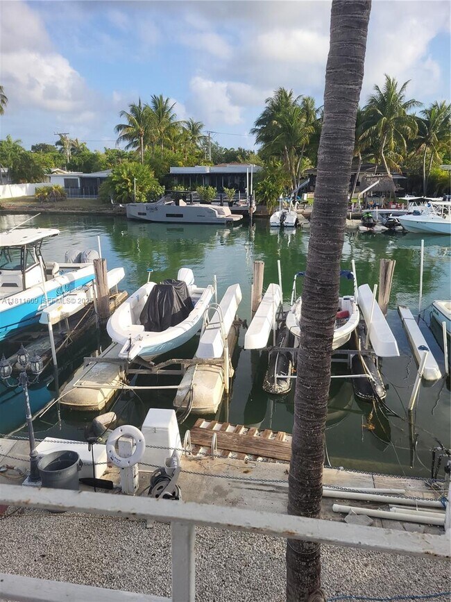 Building Photo - 2101 Calais Dr