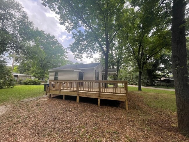 Building Photo - 2 BEdroom 1 Bath House