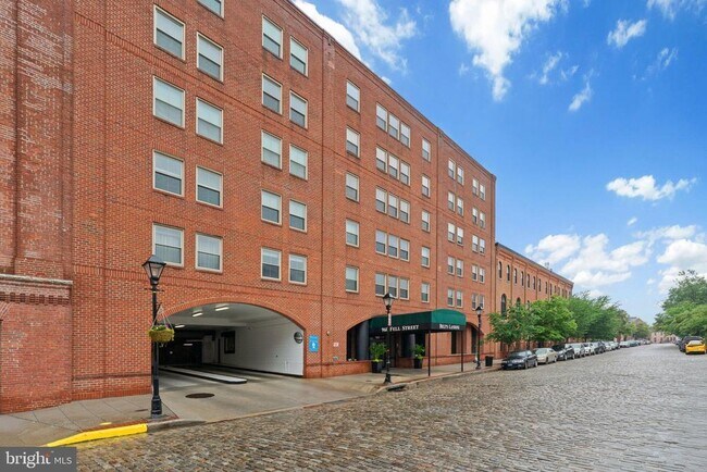 Building Photo - 960 Fell St