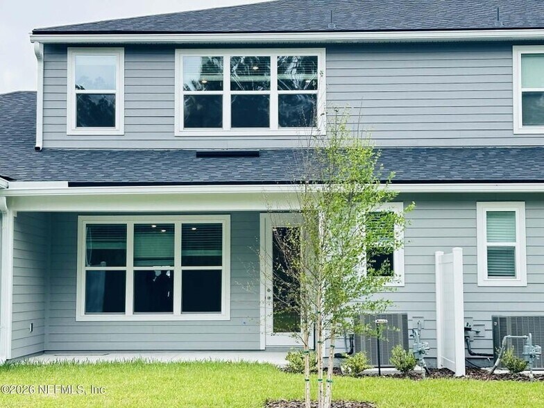 Building Photo - 403 Woods Ln